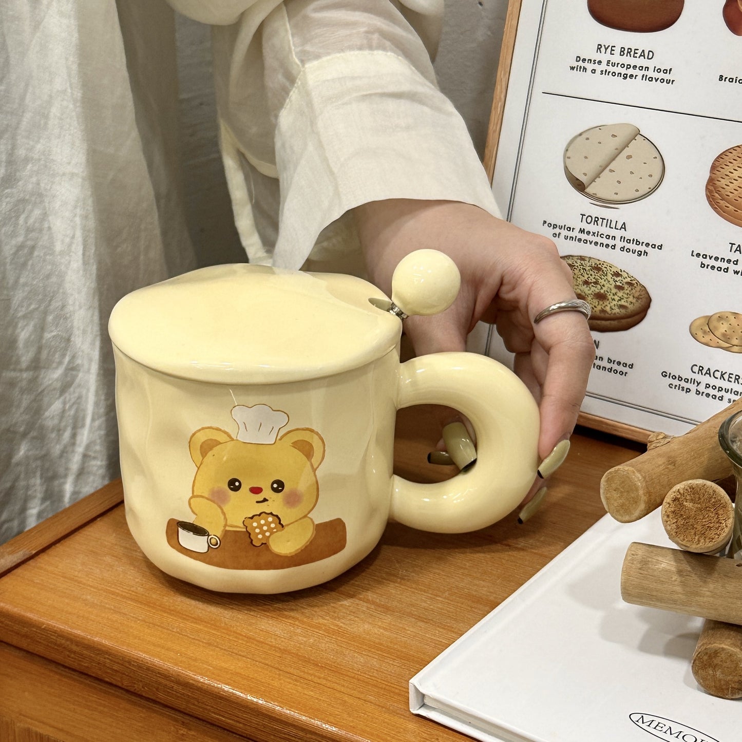 Mug with lid spoon cute bear high value water cup couple creative ceramic mug with logo opening event