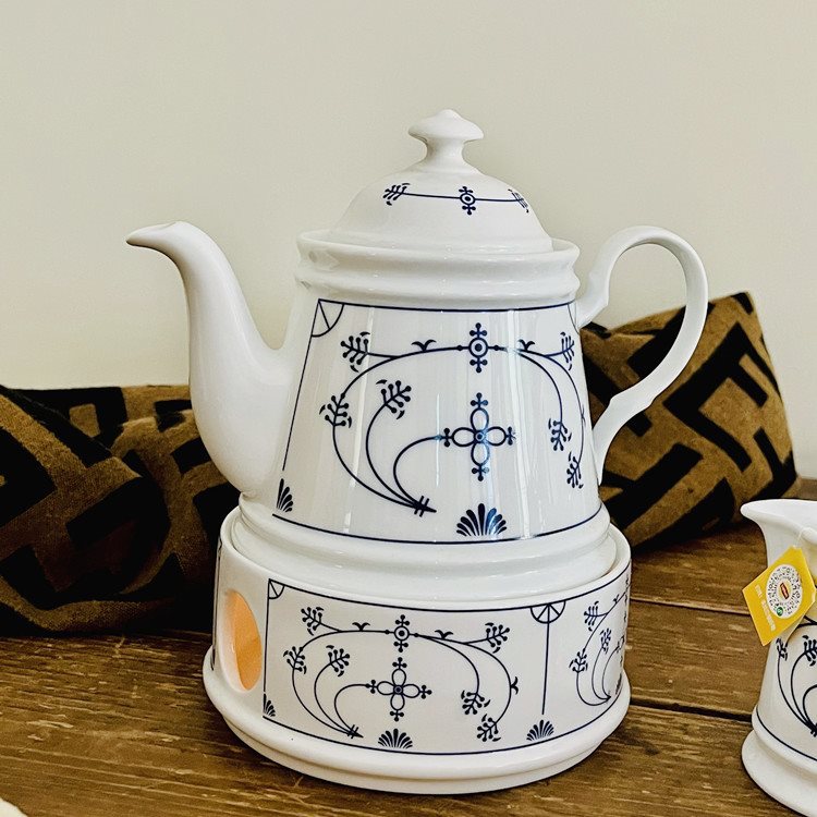 Blue and White Porcelain Alcohol Stove Blue European Style Retro Coffee Pot Export Ceramic Cold Water Kettle Household Wine Warming Jug Blue Hook Flower Keg