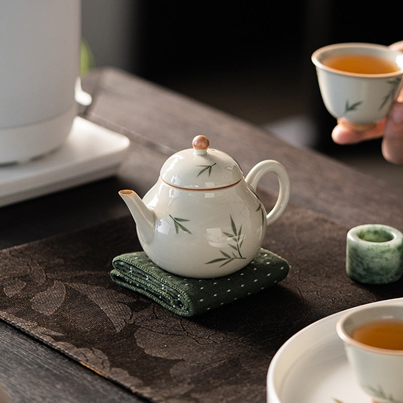 Bingtai hand-painted bamboo pear pot ceramic teapot underglaze color bamboo leaf small pear pot household teapot cute pot
